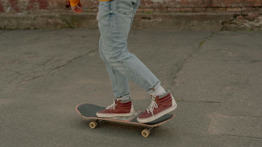 Jean homme streetwear : comment choisir le meilleur style pour un look urbain ?